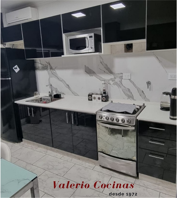 mueble de cocina laqueado negro